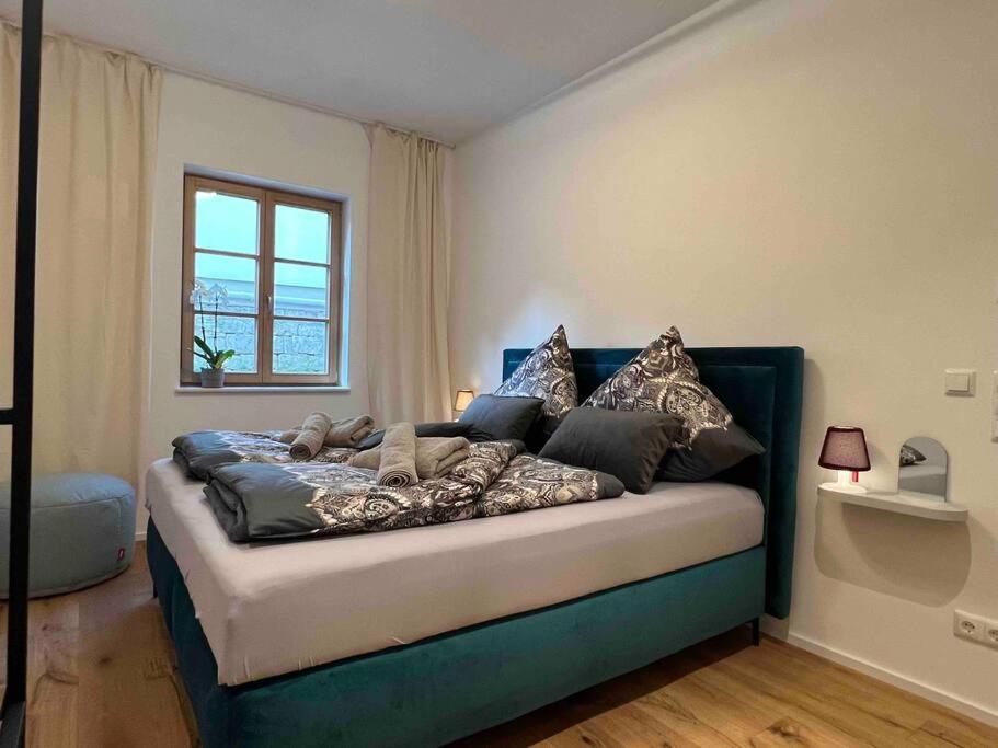 4younic Glonn1 * Boxspring * Jacuzzi * Netflix*65“ *