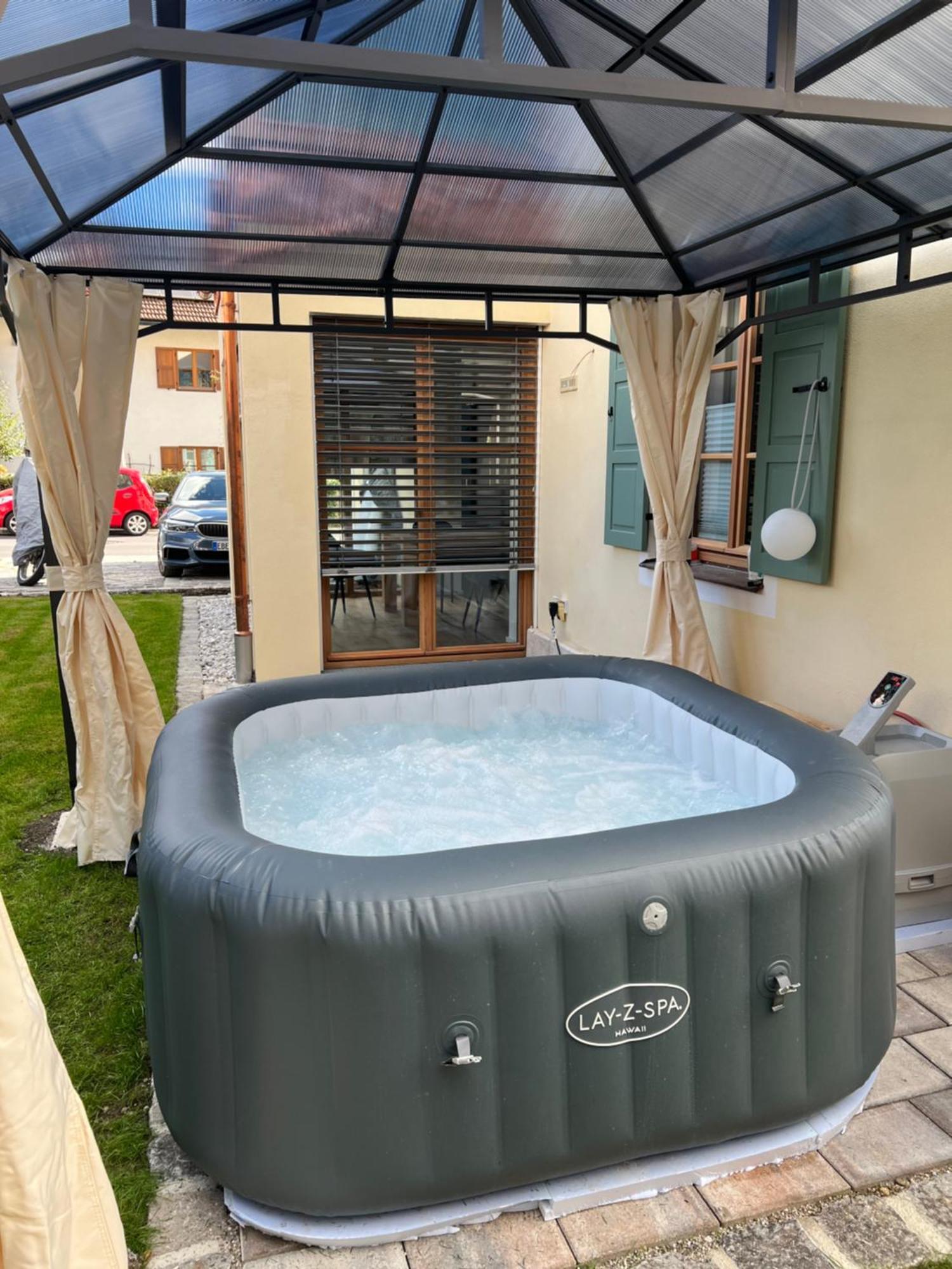 Apartment 4younic Glonn1 * Boxspring * Jacuzzi * Netflix*65“